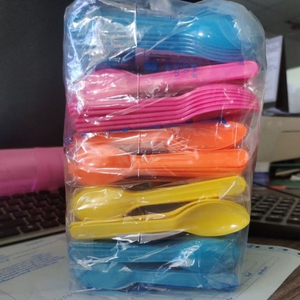 ช้อนไอศครีมคละสี มัดละ500ชิ้น(ชนิดหนา)