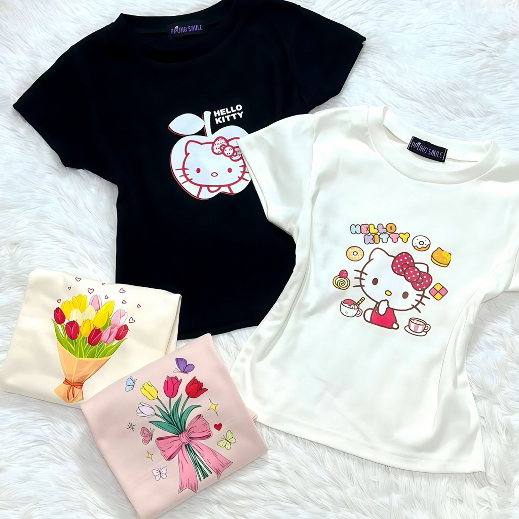 🔥SALE! เสื้อผู้หญิง Baby Tee สาวกคิตตี้ HELLO KITTY เสื้อเบบี้ทรีป้าย PPUNG SMILE สกรีนลายน่ารักมากกก 🎀🫶🏻✨