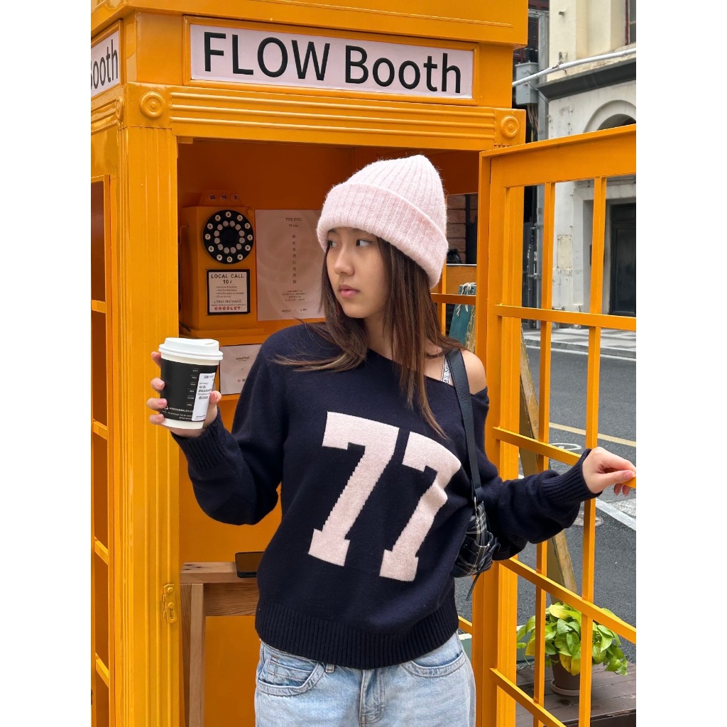 (พร้อมส่ง) Subdued 77 Sweater เสื้อเปิดไหล่แขนยาว เสื้อปาดไหล่ ของแท้จากช็อป