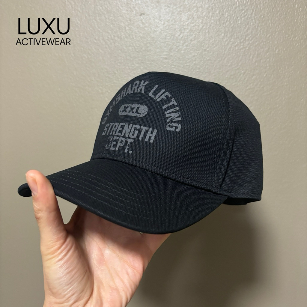 (พร้อมส่ง) GYMSHARK หมวก Strength Dept Graphic Trucker ของแท้!