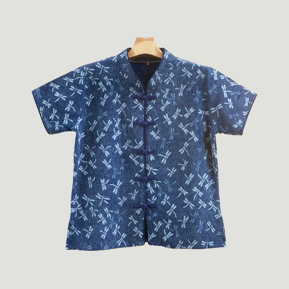 เสื้อคอจีนแขนสั้นผู้หญิงสีคราม กระดุมจีน เนื้อผ้าฝ้ายเกล็ดเต่าสโตนกัดลาย ทรงสวยน่ารัก เนื้อนุ่มสวมใส่สบายได้ทุกโอกาส