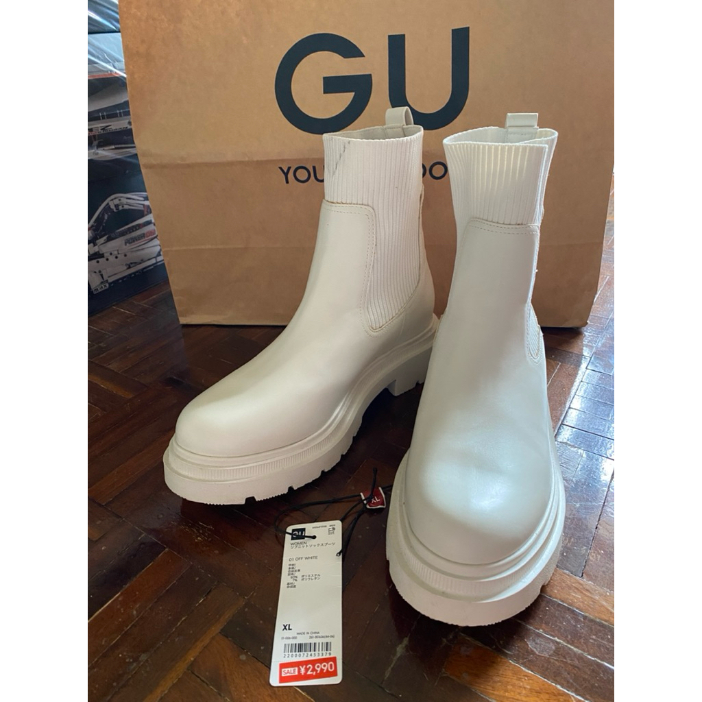 GU รุ่น 361636 รองเท้าบูทผู้หญิง ใส่เดินหิมะ สี Off-White มือสอง