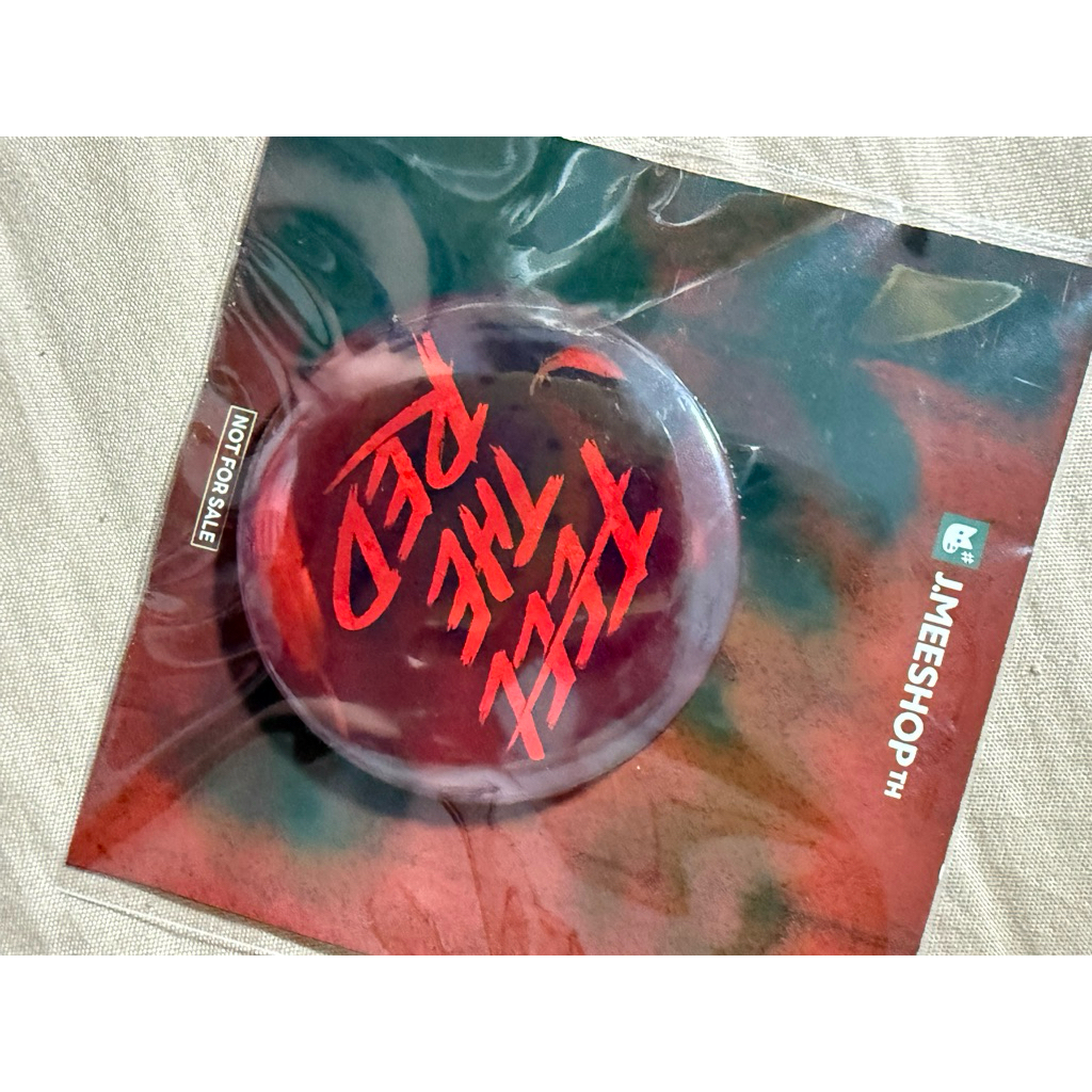เข็มกลัดfeeltheredของแถมยอด #lezhin #jmeeshop