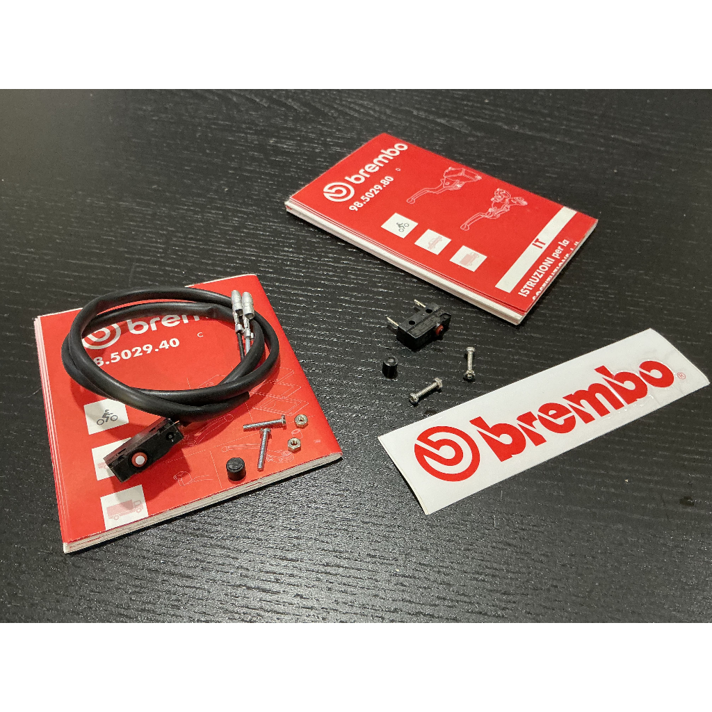 Brembo สวิตช์ไฟเบรก สต็อปไฟเบรกปั๊มบนฐานดำ แท้ Brembo