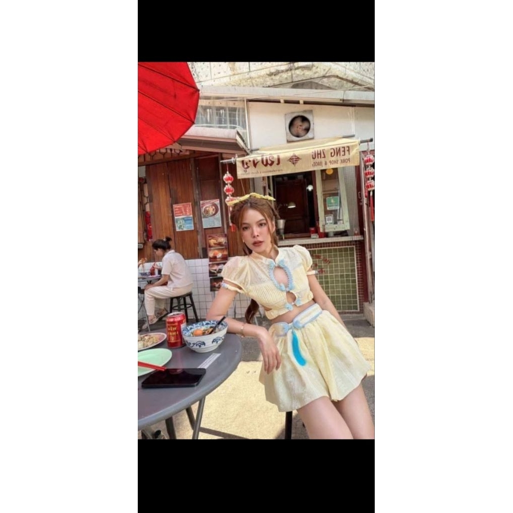 งานตรุษจีนในลุคเหลืองpitcha