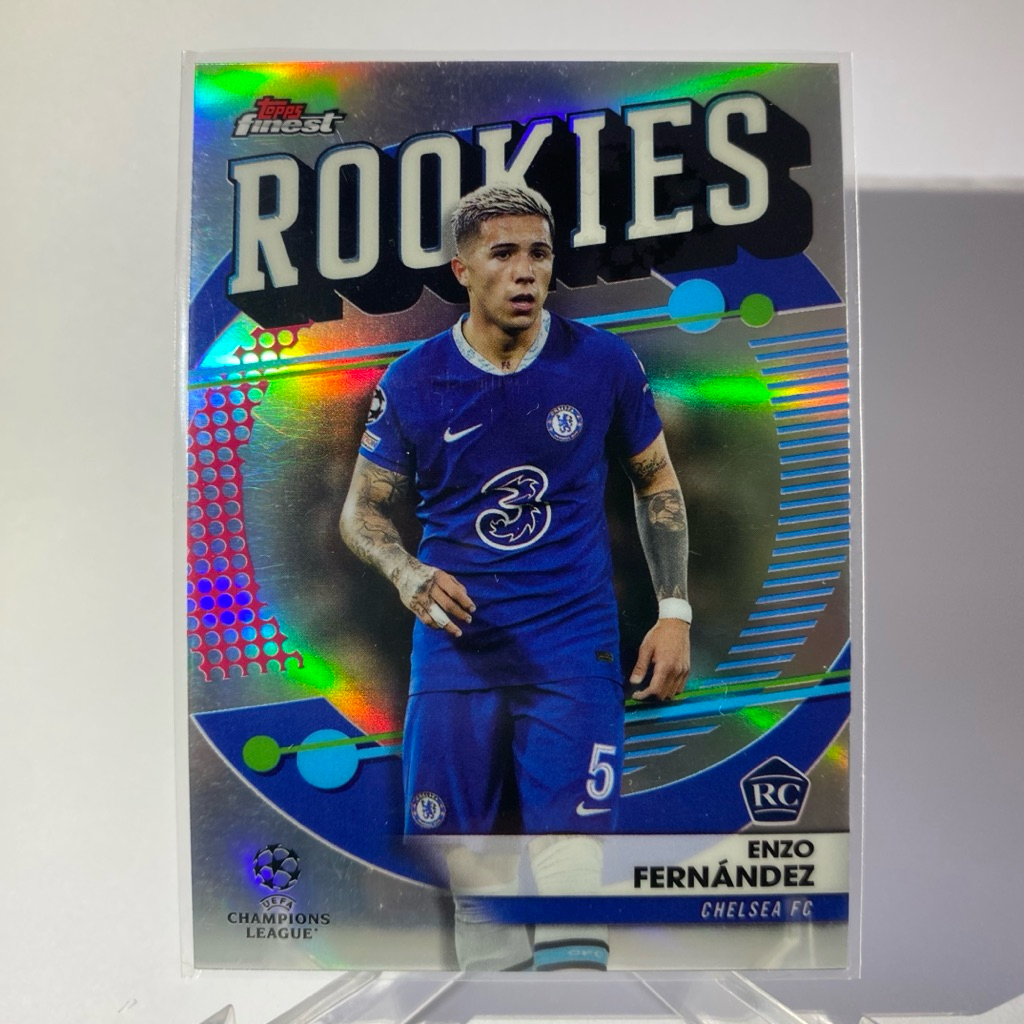การ์ดนักฟุตบอล ENZO FERNANDEZ, RC, CHELSEA, ROOKIES, TOPPS FINEST 2023