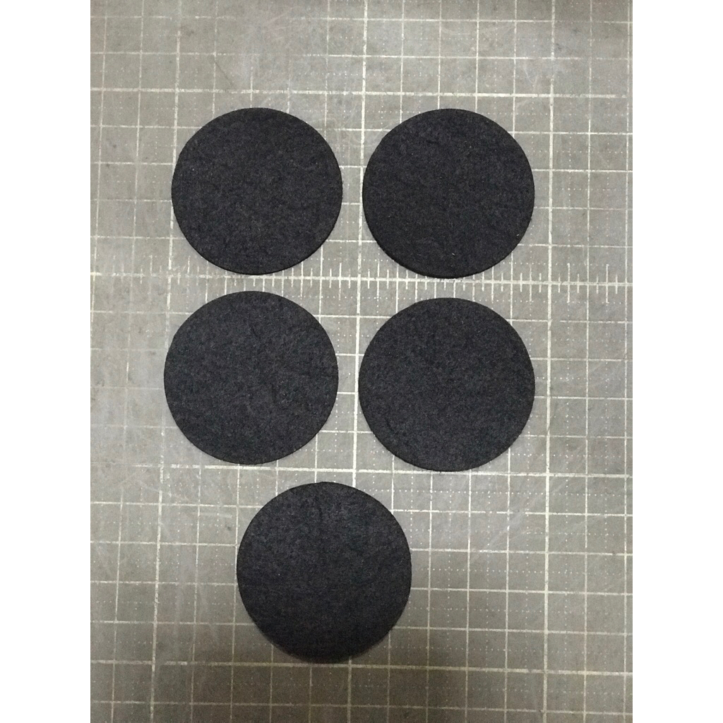 KHMรหัส 842 ผ้าสักหลาดตัดวงกลมขนาด 4.5 ซม. จำนวน 5 ชิ้น ราคา 7 บาท