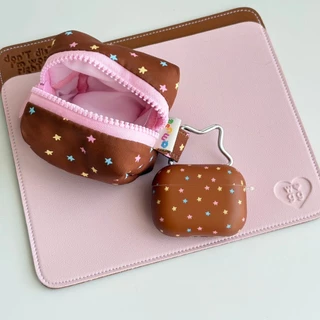 amuse stuff-⭐ AirPods Case – Brown Star เคสแอร์พอร์ตซิลิโคนเนื้อด้านพิมพ์ลาย