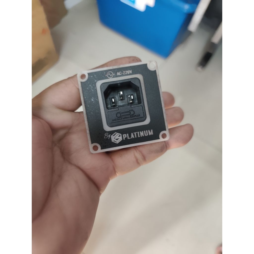 เพลทไฟ, ไฟสวิงชิ่ง เต้าเสียบไฟ