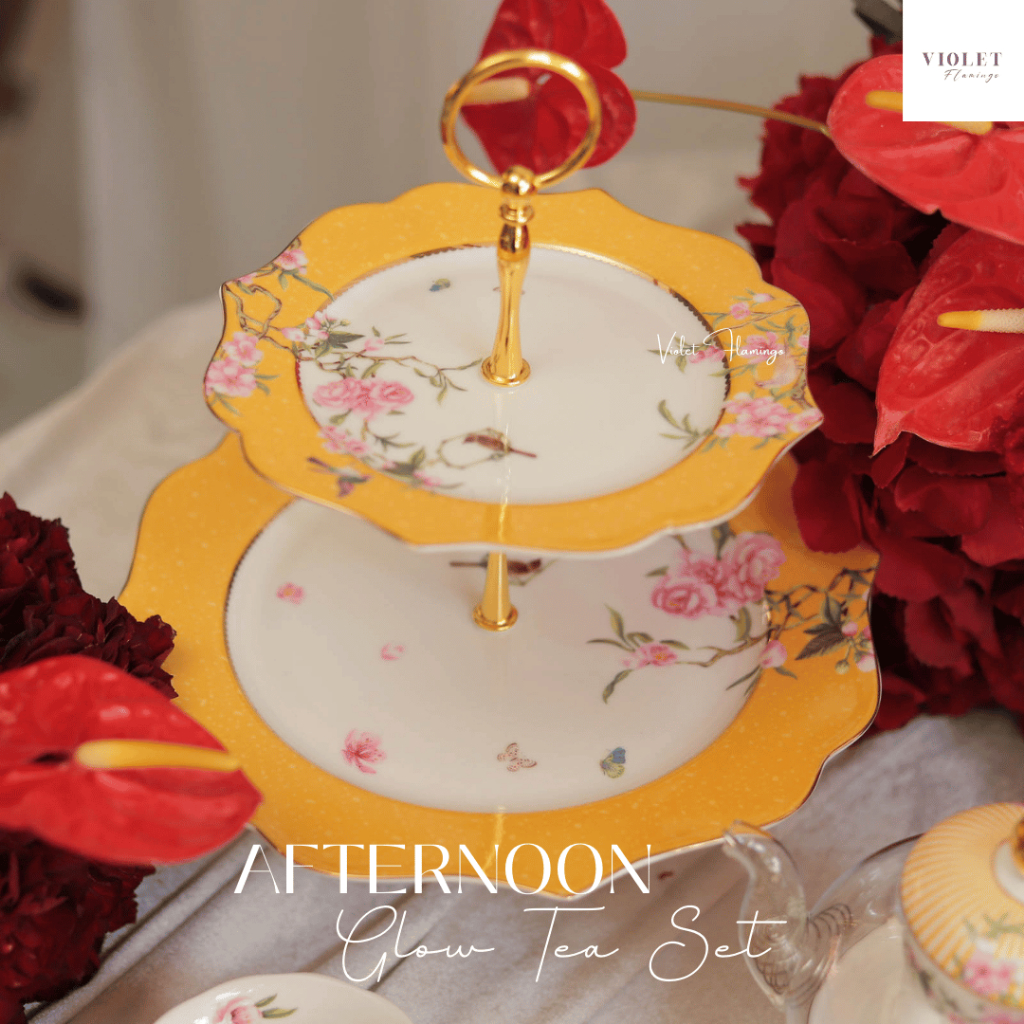 Violet Flamingo – Afternoon Glow Tea Set  ชุดน้ำชาลายดอกไม้โทนเหลืองอบอุ่น วัสดุโบนไชน่า มาพร้อมกล่องของขวัญสุดพรีเมี่ยม ราคา ถูกที่สุด ดีลบีเคเค แกลเลอรีภาพที่ 2