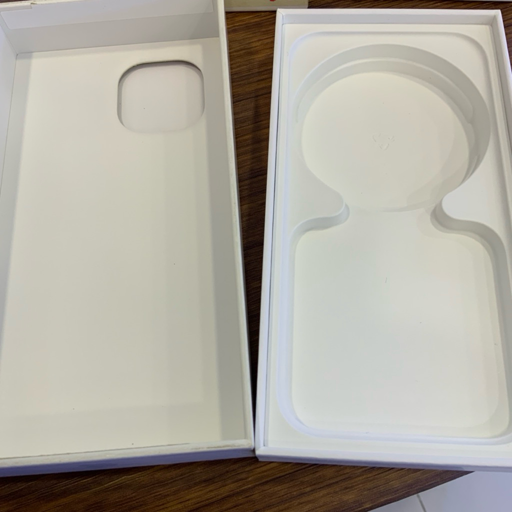 กล่องเปล่าแท้ มือสองสภาพใหม่ รุ่น I_Phone 15 ไว้สำหรับโชว์ร้านมือถือ หรือประกอบการขายเครื่องมือสอง ส