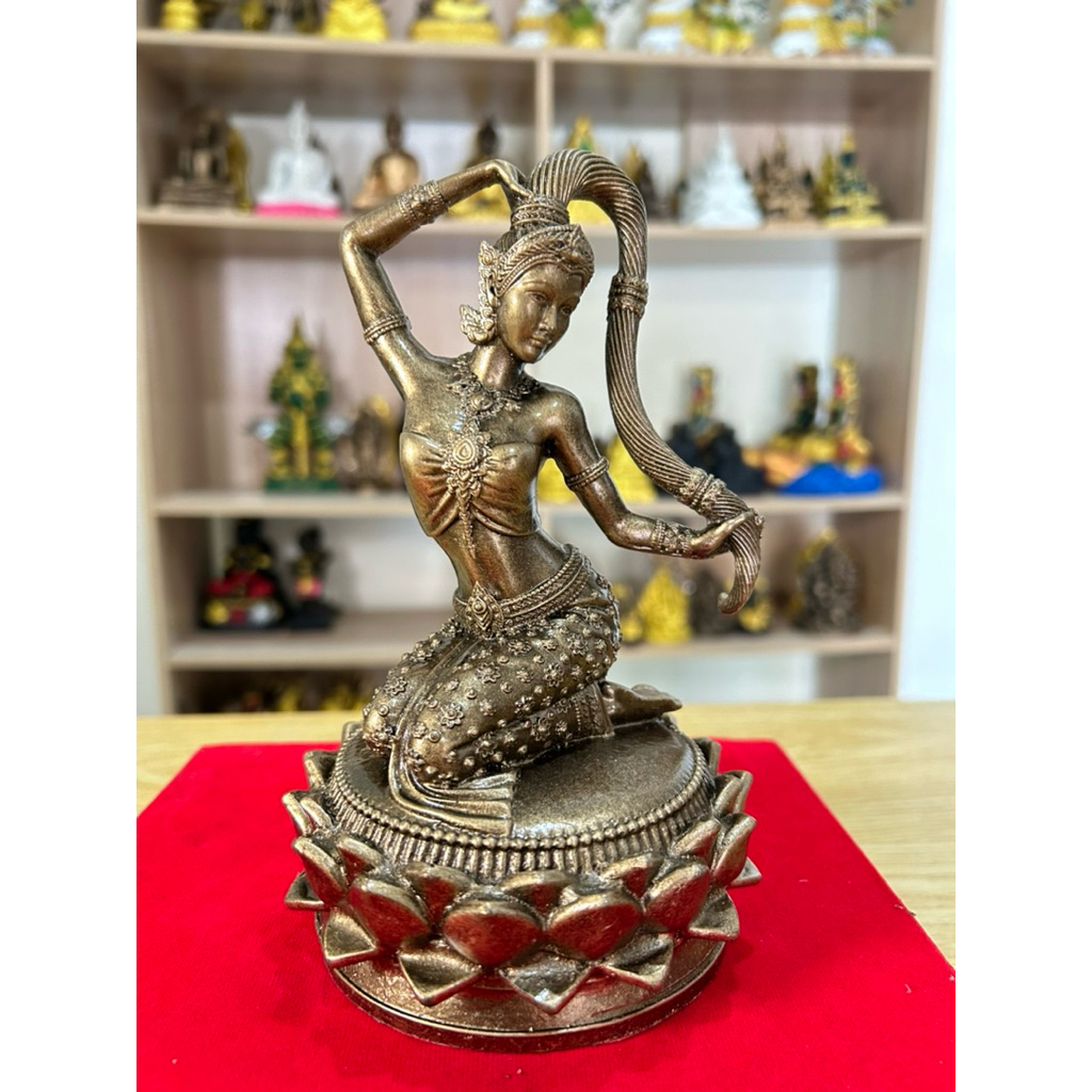 แม่ธรณีมวยผมแร่เหล็กน้ำพี้แห่งโชคลาภ