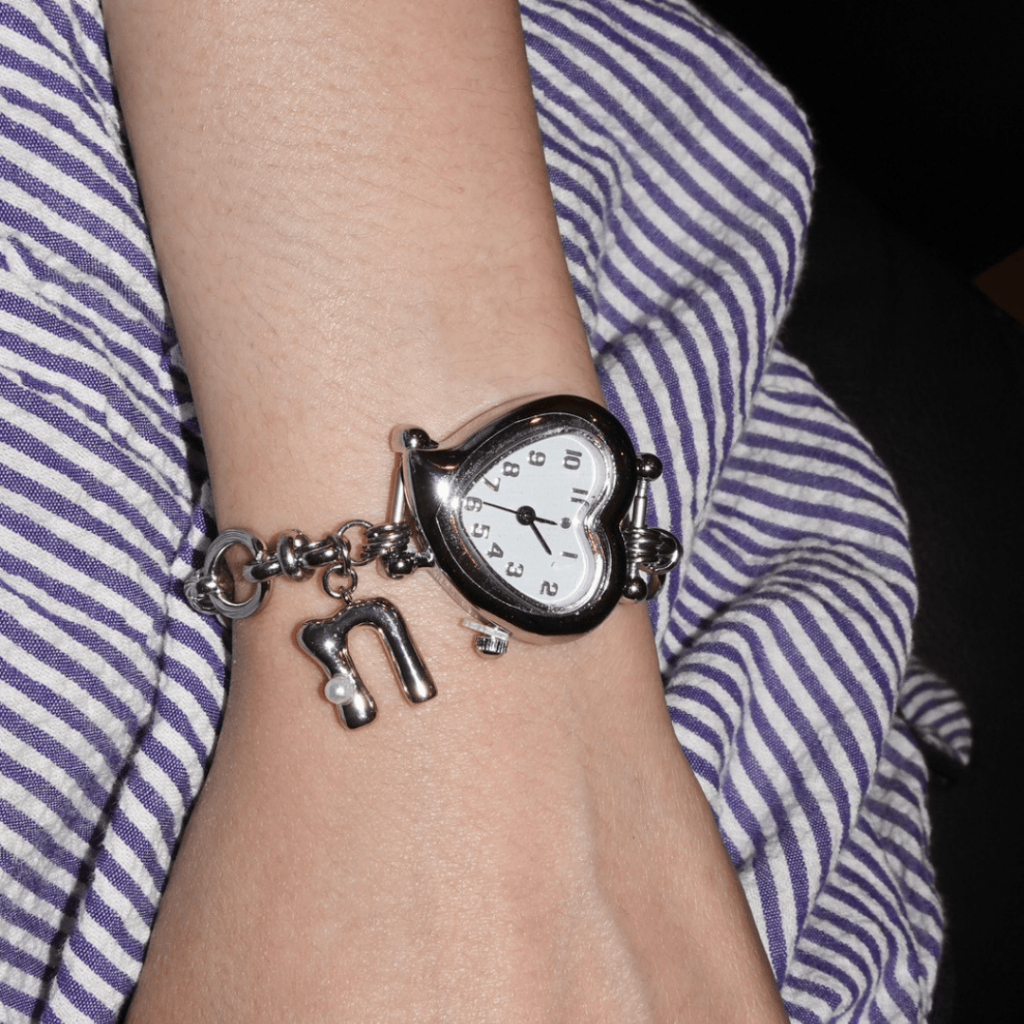 Beaming.bkk - Heart Watch with Alphabet Charm Bracelet (สินค้ามาพร้อมกล่องใส่เครื่องประดับ)
