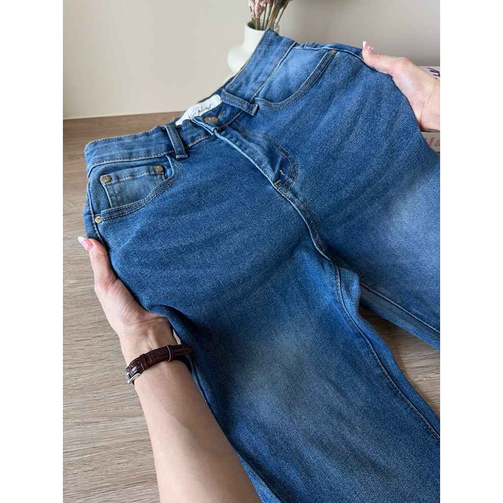 CHANA : รุ่น Classic Bell Jeans ยีนส์ขาม้าดีไซน์เรียบหรู เนื้อผ้าหนานุ่มยืดเอวสูง #9316 สี Deep Blue & Light Blue - รูปที่ 5