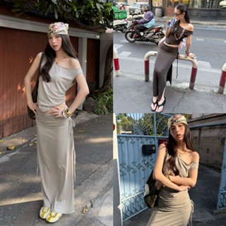 (พร้อมส่ง) 𝗠𝗢𝗡𝗔 𝗨𝗥𝗕𝗔𝗡 𝗦𝗟𝗜𝗠 𝗦𝗘𝗧 เสื้อกล้ามทรงปาดไหล่+กระโปรงย…