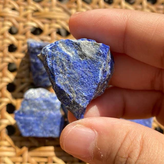 Lapis lazuli ลาพิส ลาซูลี่ดิบ สวย น่ารักมาก เป็นหินแห่งสติปัญญา อุดรูรั่วทางการเงิน ช่วยพัฒนาการพูดติดต่อสื่อสาร