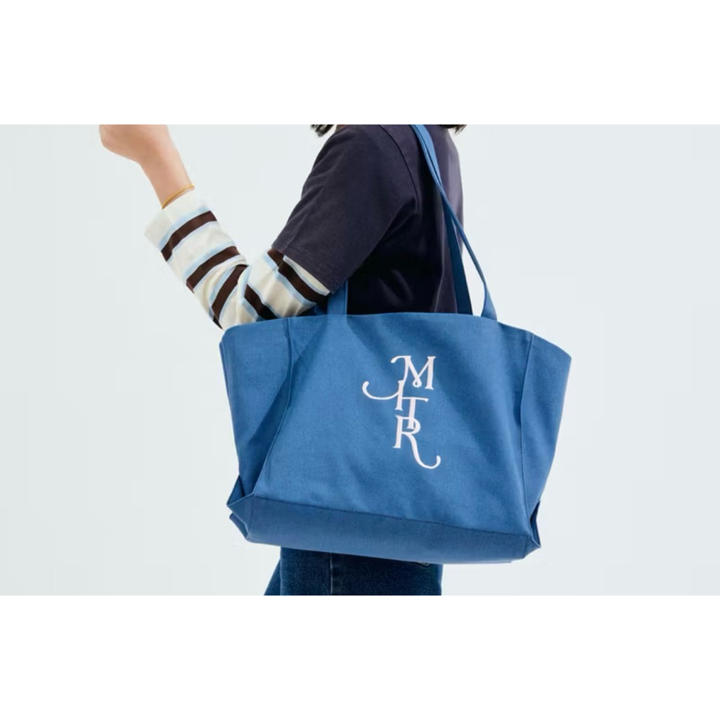 กระเป๋าผ้า Mitr สี Blue(ส่งต่อ)พร้อม Charm Mitr💗💙