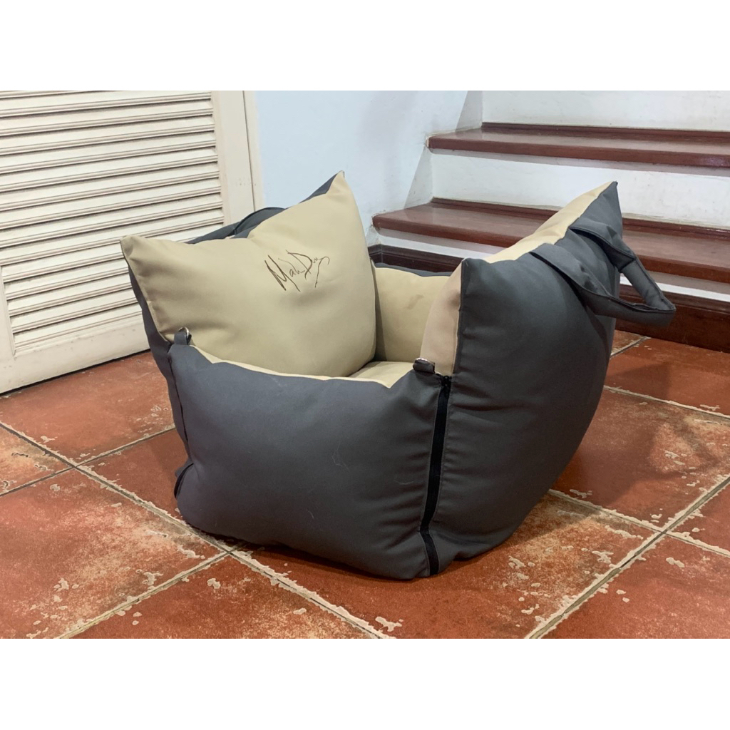 Mahdum Carseat สุนัข