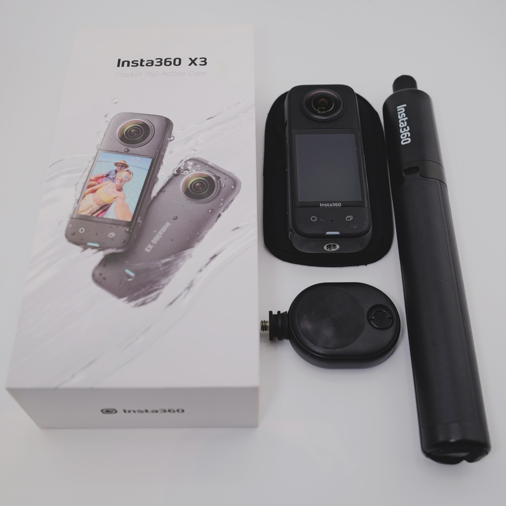(มือสอง) Insta 360 X3 360-degree Action Camera ซอง ขาตั้งกล้อง 2-in-1 Invisible Selfie Stick + Tripo