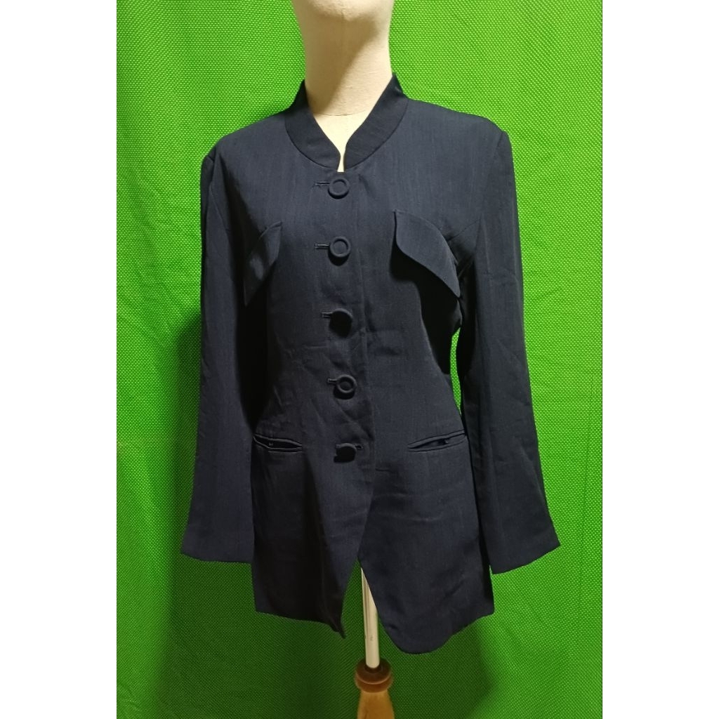 เสื้อ สูท สี กรม คอจีนกระดุมหน้าผา แขน ยาว มีซับ ใน แพทย์ บาง ถึง ตัว อก36เอว 30 สะโพก 36 ยาว 29 งาน