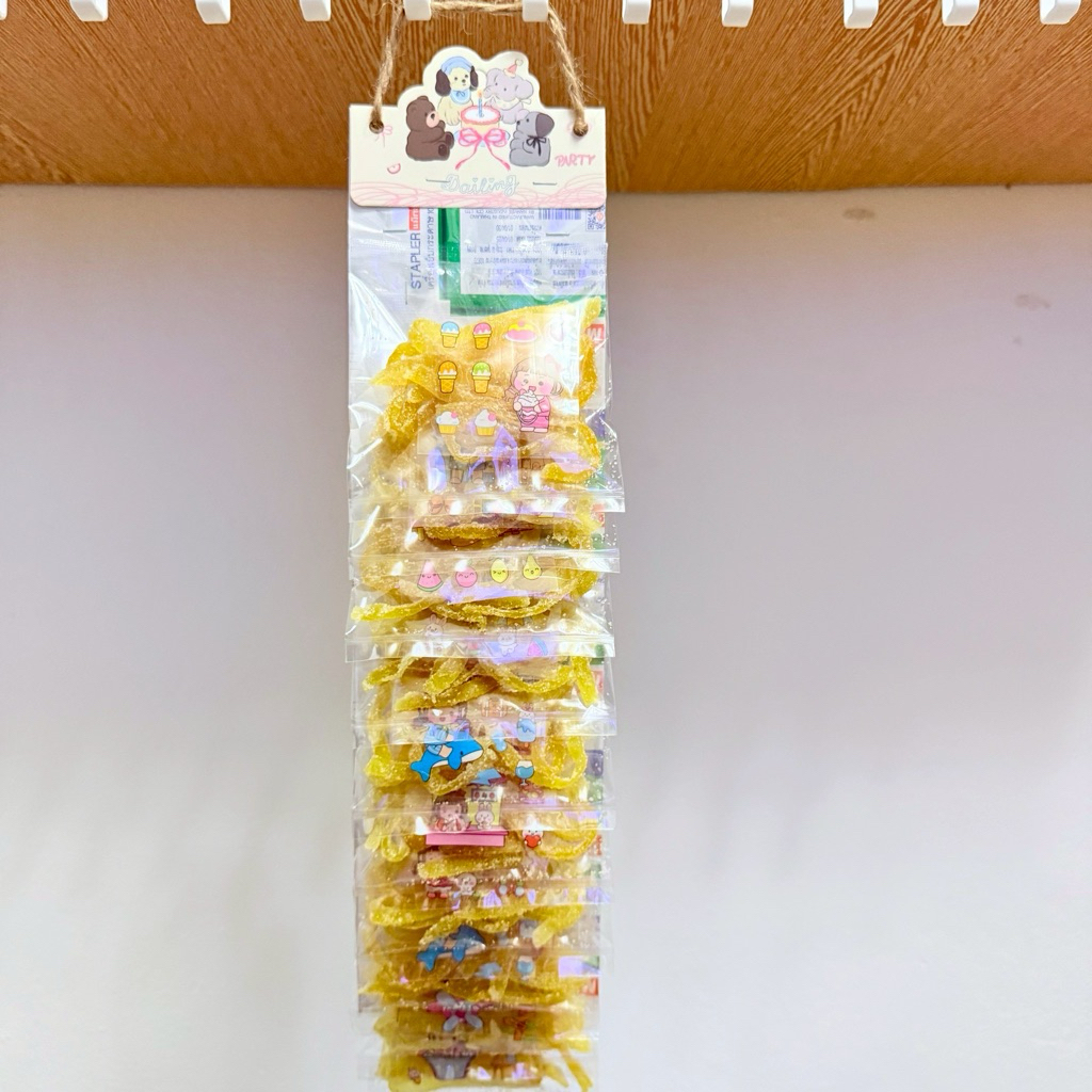 ขนมแผง มะม่วงหยี4รส ราคาขายส่ง(ไม่แถมสติกเกอร์)ขนมพวงราคาส่ง ขนมขึ้นแผงใหม่ทุกวัน ไม่มีค้างเก่า ถูกที่สุด สด ใหม่