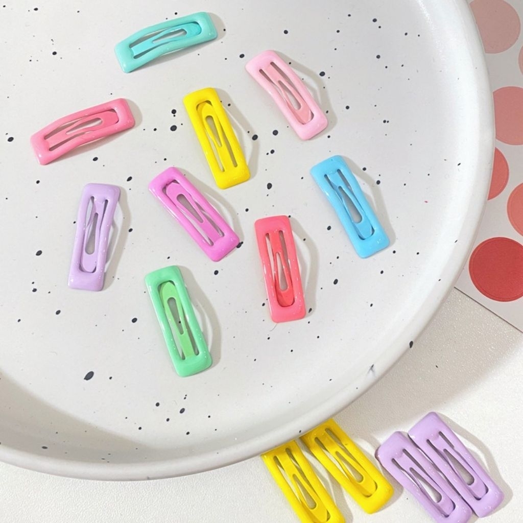 ❮10 ชิ้น❯ป็อกแป็กทรงสี่เหลี่ยมคละสี เลือกสีไม่ได้ กิ๊บติดผมสวยๆ