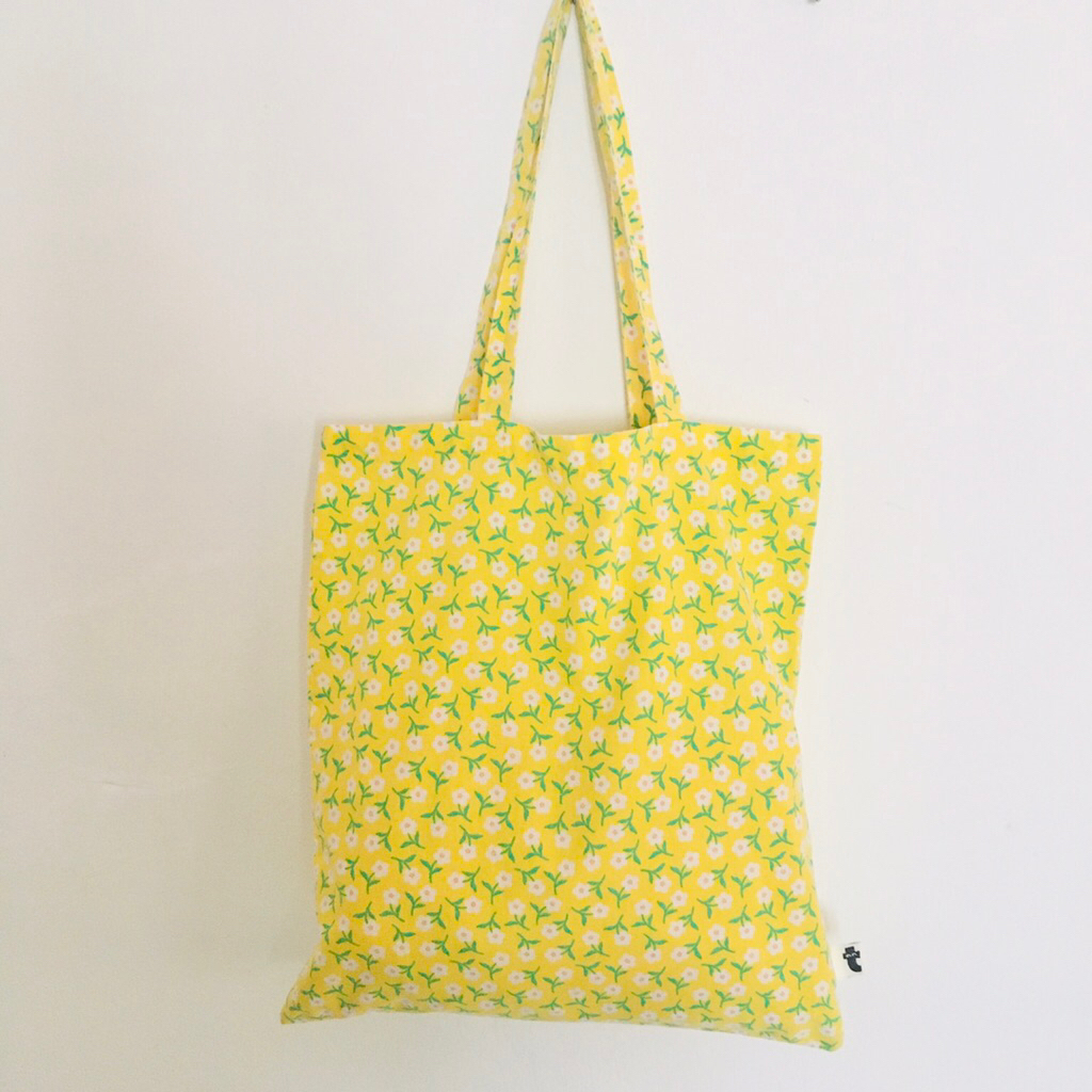 มือสอง• กระเป๋าผ้า Flying Tiger Copenhagen Flowers