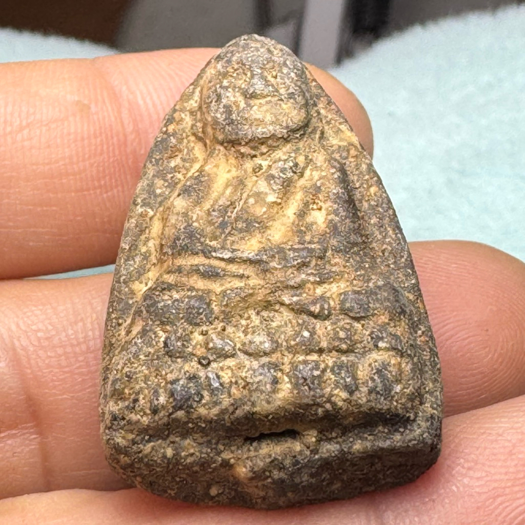 หลวงปู่ทวด วัดช้างไห้ เนื้อว่านผสมผง แห้งเก่าตามรูป - รูปที่ 4