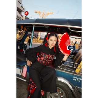 เซ็ทลายดาวสีดำ เสื้อแขนระบายและกางเกงขาบานผ้าโพลี่เอสเตอร์พิมพ์ลาย