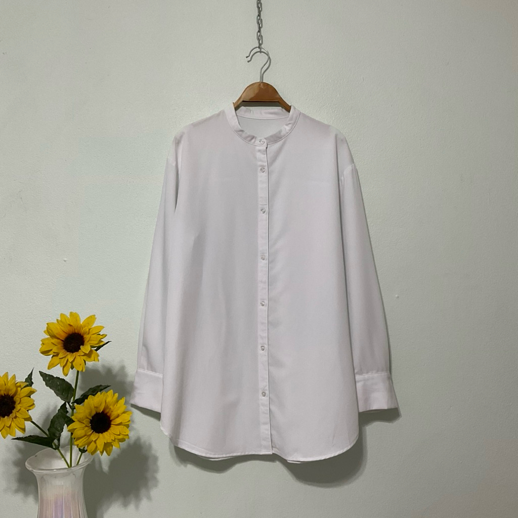 ST296 เสื้อเชิ้ตคอจีน GU สีขาวไซส์ L อกผ้า42“ยาว31”ผ้าคอตตอนโพลีนุ่ม