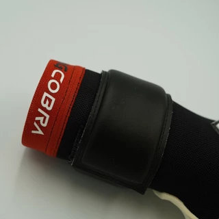 ถุงมือผู้รักษาประตู MATASPORT รุ่นท็อป King Cobra สีดำ-โฟมคอนแท็คสีขาว