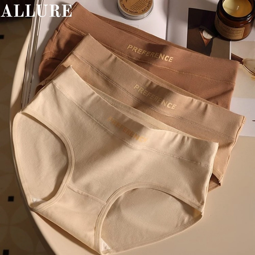 ALLURE กางเกงชั้นในผ้าฝ้ายไร้ตะเข็บ เอวกลาง สวมใส่สบายและแทบไม่รู้สึกว่าใส่อยู่ตลอดทั้งวัน