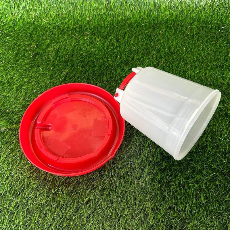 ขวดน้ำไก่ กระติกน้ำไก่ ที่ใส่น้ำไก่ ถังน้ำไก่ ขวดน้ำนก พลาสติกหนา สีแดง ขนาด ทนทาน 1.5L/2.5L/4L - รูปที่ 7