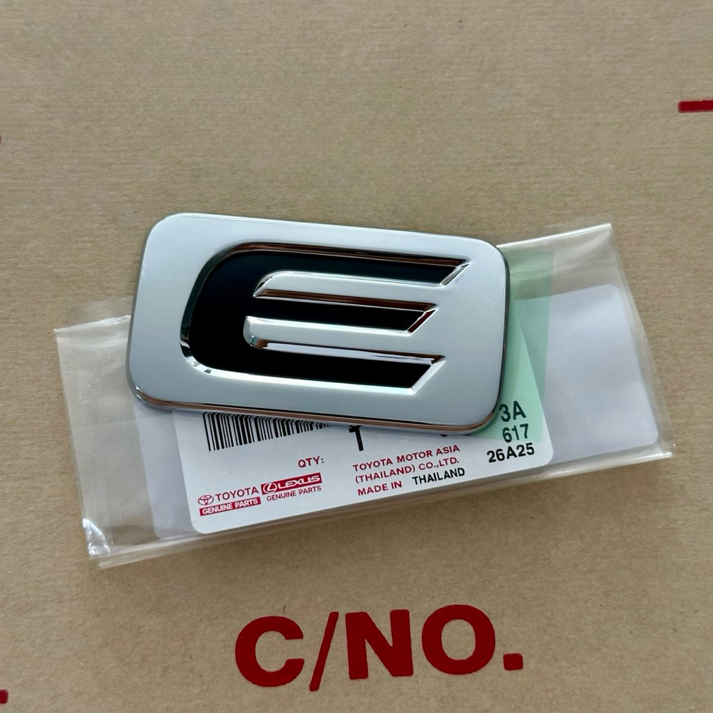 แท้ศูนย์ 💯% โลโก้ E Vigo, Revo, Fortuner สีโครเมี่ยม ขนาด 6.6x3.7cm (CI-75459-0K031)