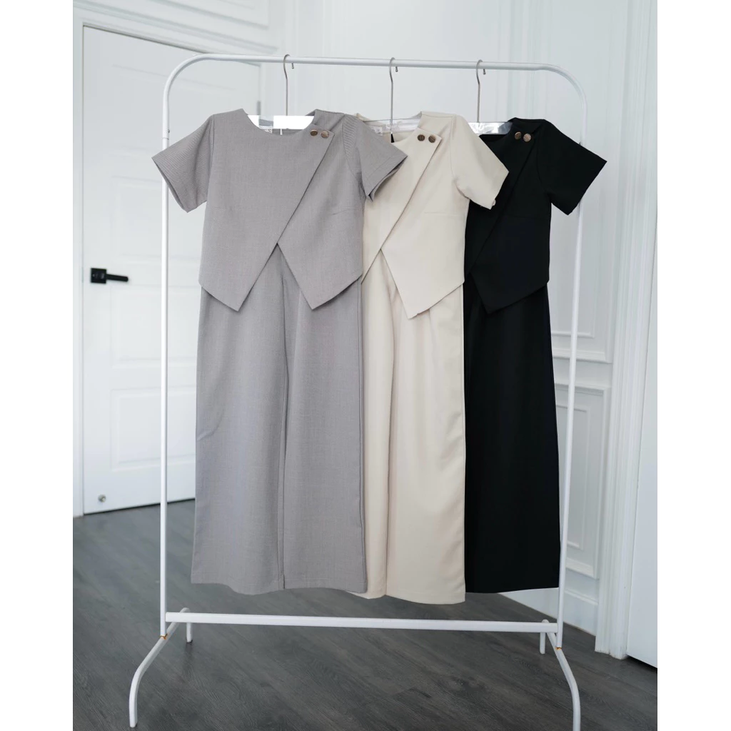 AIMEE SET (เสื้อและกางเกง) ชุดเซตเดียวจบ เสื้อแขนสั้นดีเทลไขว้สุดเก๋และกางเกงขายาว