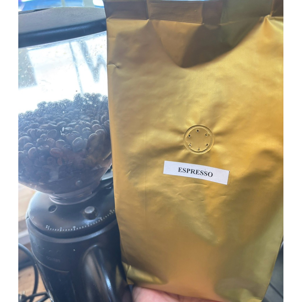 (EPS) เมล็ดกาแฟปลายดอยสูตรเข้มหอมพิเศษขนาดบรรจุ500กรัม/ถุง(อราบิก้าผสมโรบัสต้า)หอมเข้มเต็มรสกาแฟ