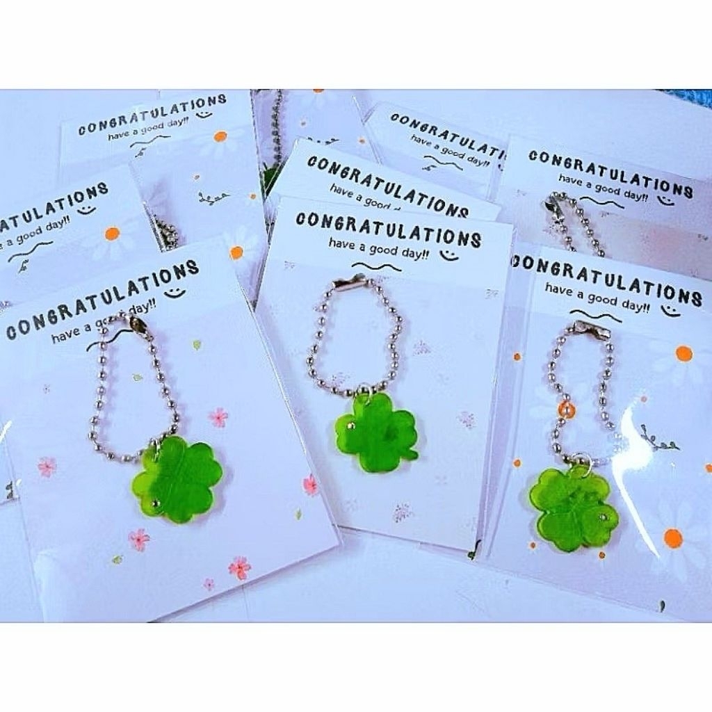 ของขวัญปัจฉิม ☘️พวงกุญแจเรซิ่นใบโคลเวอร์ ☘️ – โปรปัง