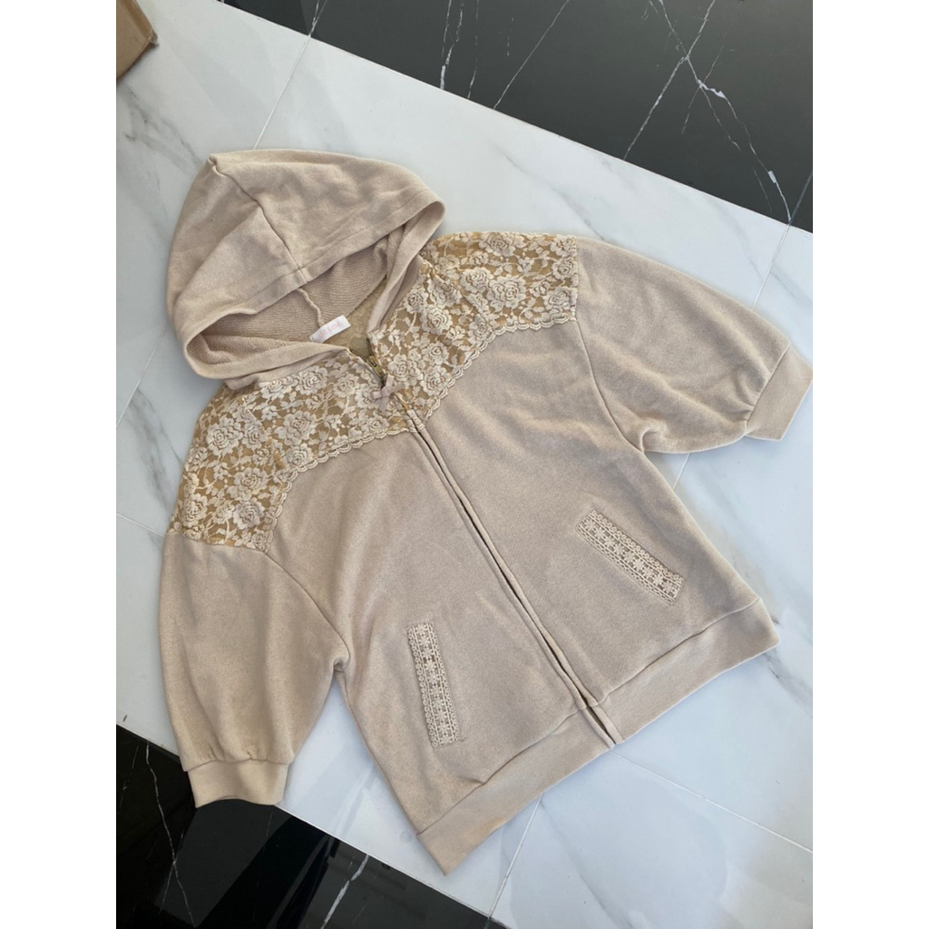 เสื้อคลุม Lizlisa แต่งลูกไม้ มีโบว์ตรงซิบ น่ารักสภาพดีมือ2ของแท้💯🇯🇵