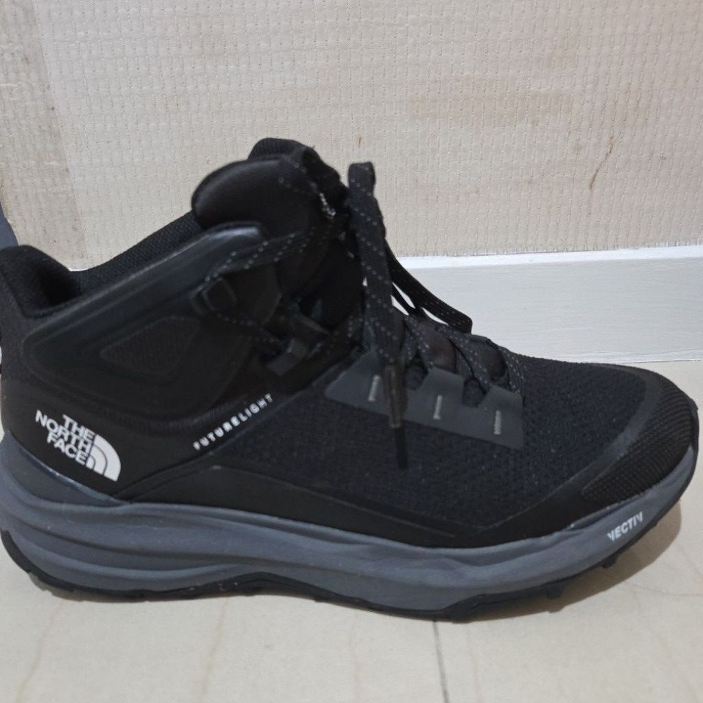 The North  Face รองเท้ามือสองของแท้