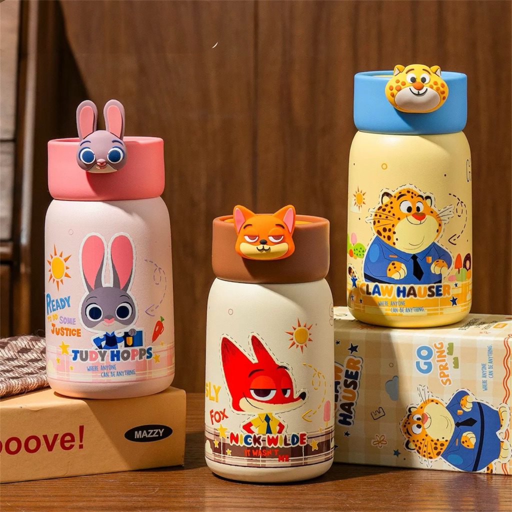 Zootopia งานแท้ น่ารัก คุณภาพอย่างดี ความจุ 300 ml. สแตนเลส 316 ลายสกรีนนูนสวยมาก ฝาเกลียวล๊อคแน่น กันหก