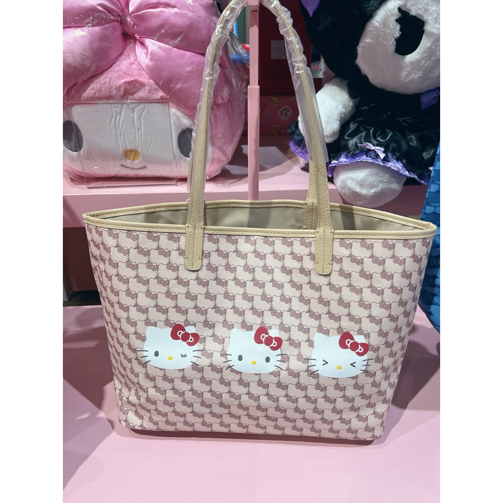 กระเป๋าSanrioแท้ จากCentral❤️