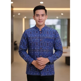 เสื้อลายไทยผู้ชายเต็มตัวแขนยาว เนื้อผ้าฝ้ายพิมพ์ลายหมักโคลน โทนสีกรม