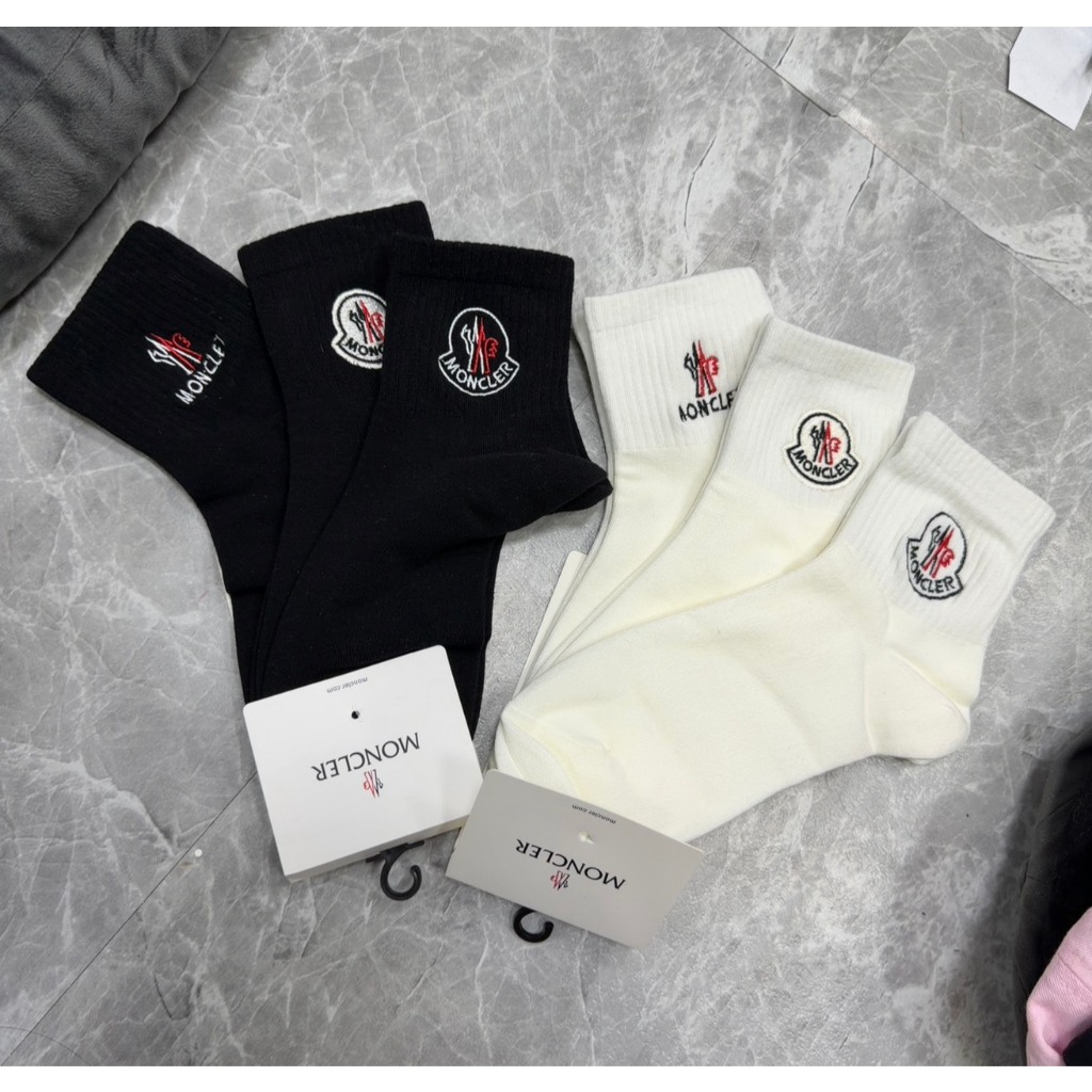 Moncler Sock Original   1 pairs have 3 pcs  690฿ แท้  3 คู่   (คอสั้น)