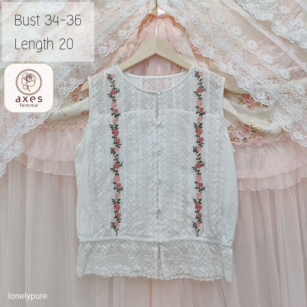 Axes Femme เสื้อน่ารัก มือสอง