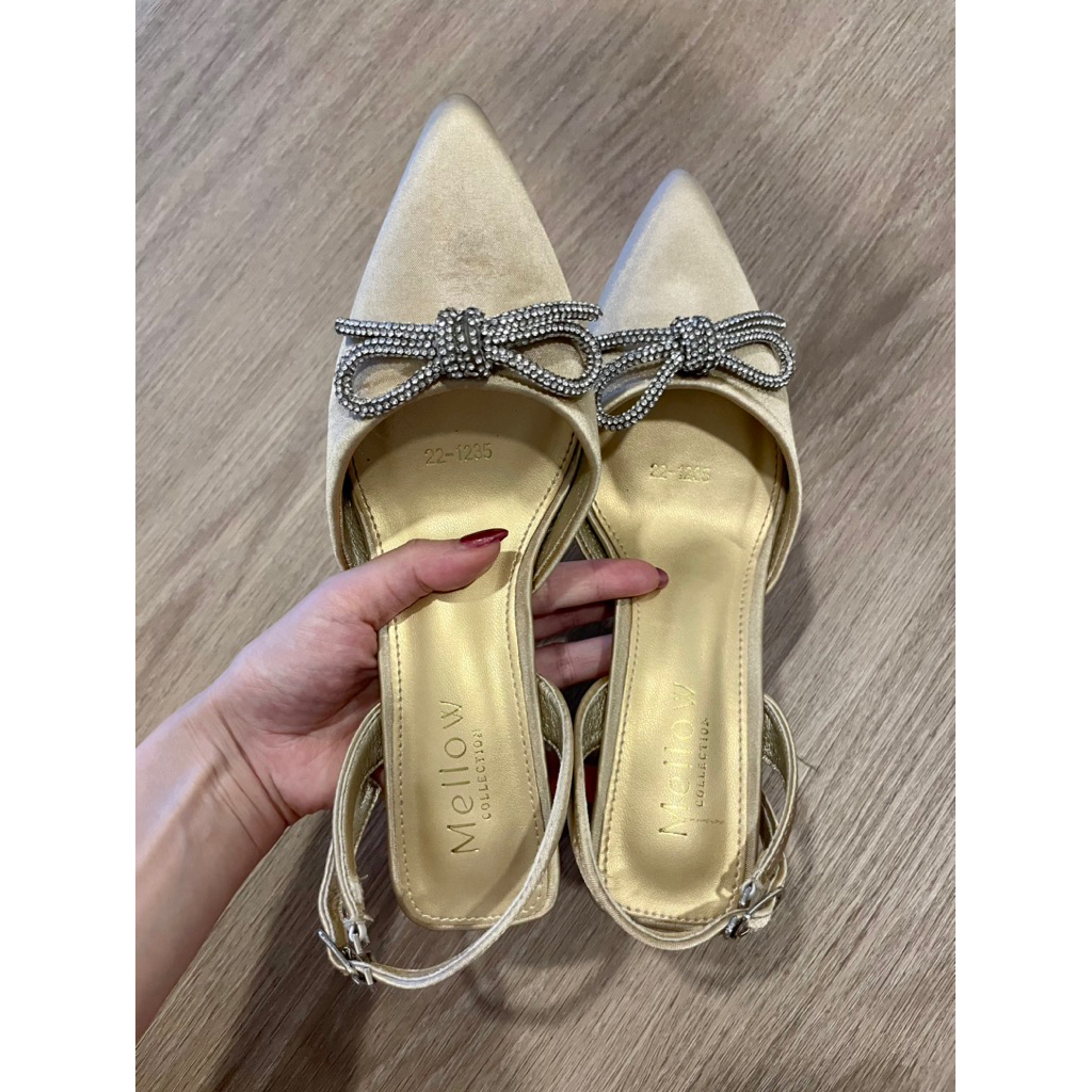 👠ส้นสูง Call me Camellia จากร้าน MellowCo👠//มือ✌🏻สภาพ 98%