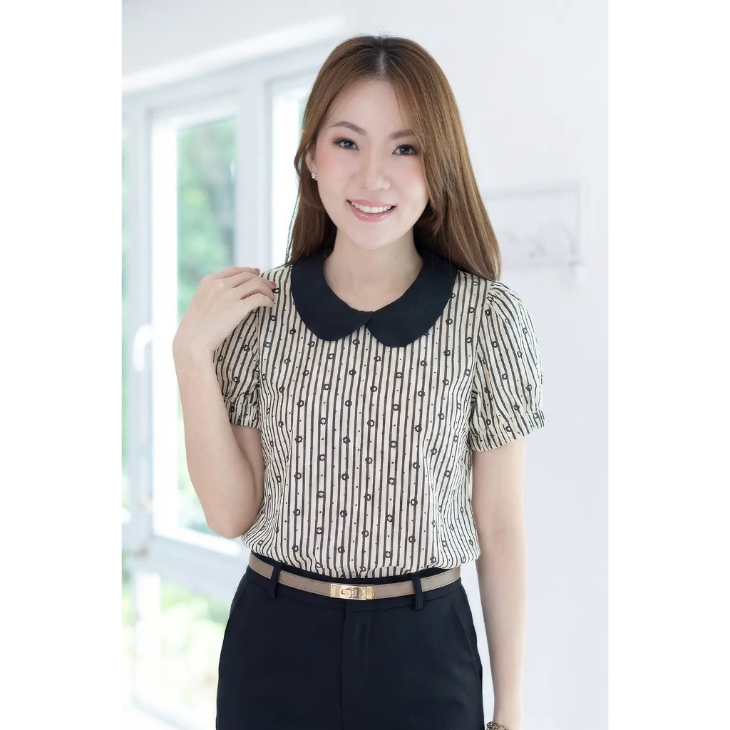 Narinari : MT5040 Overlap Collar Blouse เสื้อแต่งปกบัวซ้อน แขนจั๊ม