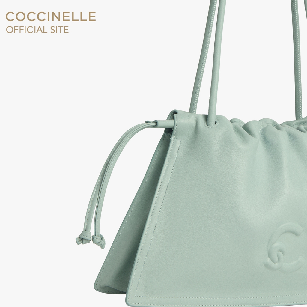 COCCINELLE กระเป๋าโฮโบผู้หญิง รุ่น DULSE HOBO BAG 130101 สี AQUAMARINE ราคา ถูกที่สุด ดีลบีเคเค แกลเลอรีภาพที่ 4