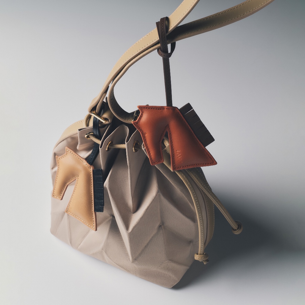 Pavi Studio - Charm Mǎ ที่ห้อยกระเป๋ารูปม้า หนังแท้ มี 2 สี