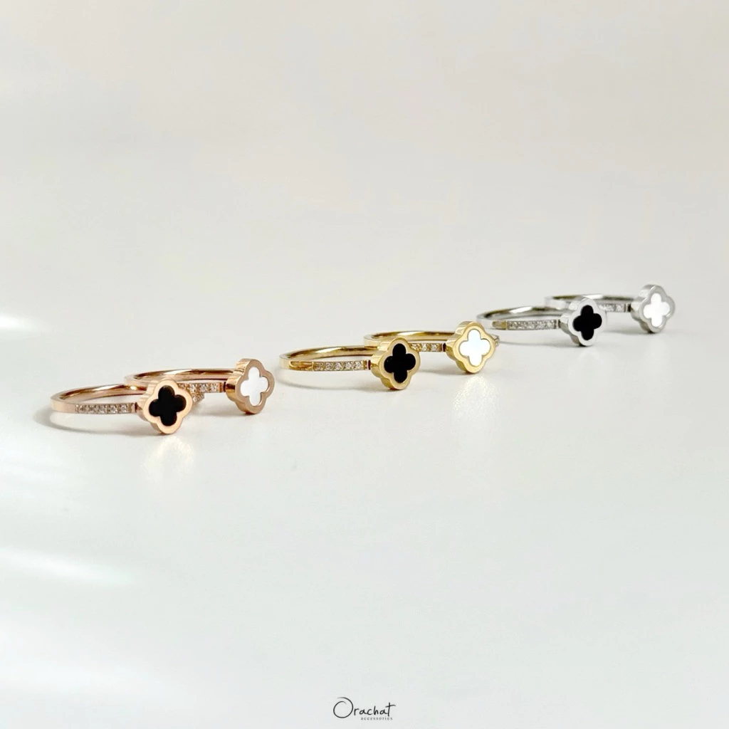 Orachat | Flower 14k ring. (แหวนตัวเรือนสแตนเลส)