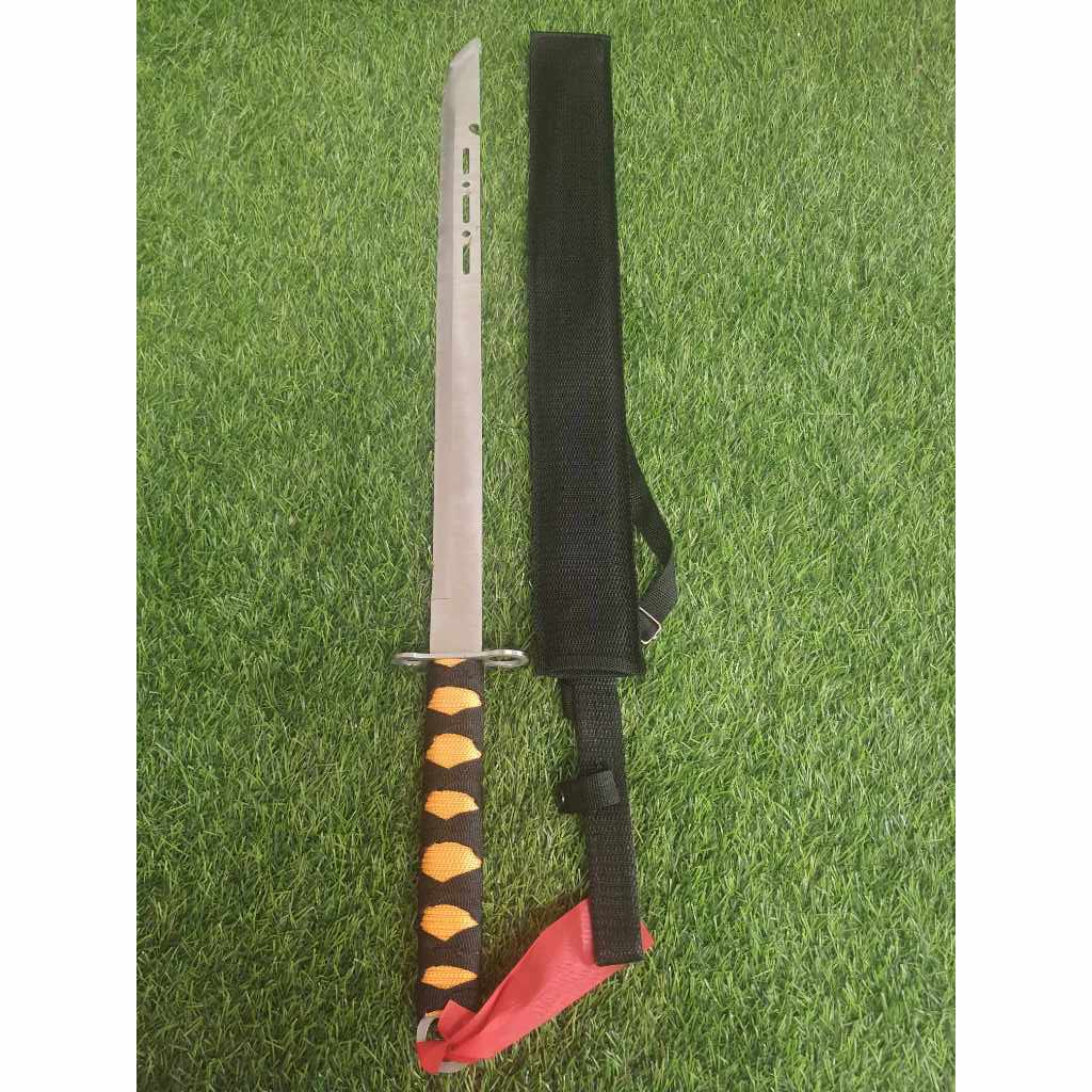 อุปกรณ์เดินป่าด้ามเเดงขนาด 70 cm. ใบสแตนเลส หนา 2.4 mm ใบเจาะพอดสวยงาม ยามรวมด้าม 70 เซนติเมตร
